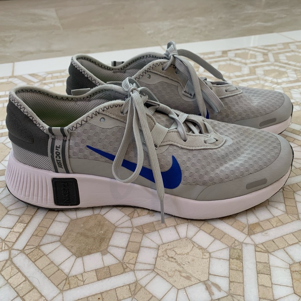 Nike Reposto Casual Running Shoes, Gray with Blue Nike Swoosh accent, Size 6.5Y
